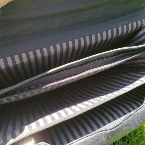 Black Leather Briefcase (Men) - Picture 5 of 8